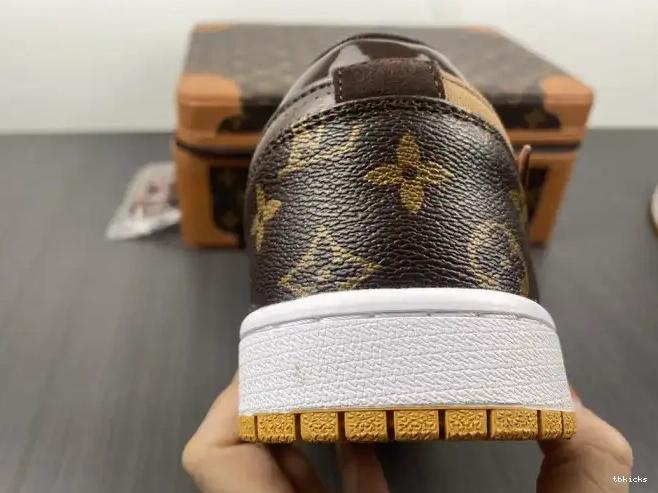 Reps TBK Jordan AJ1 1 x Off-Louis Air LOW OW 0625